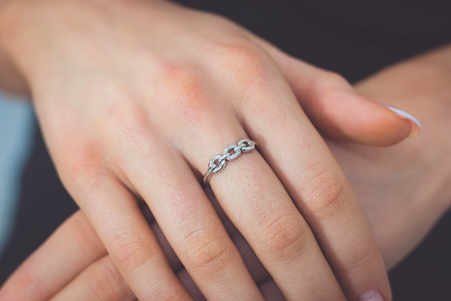 SIX NATURAL DIAMOND LINK RING SILVER