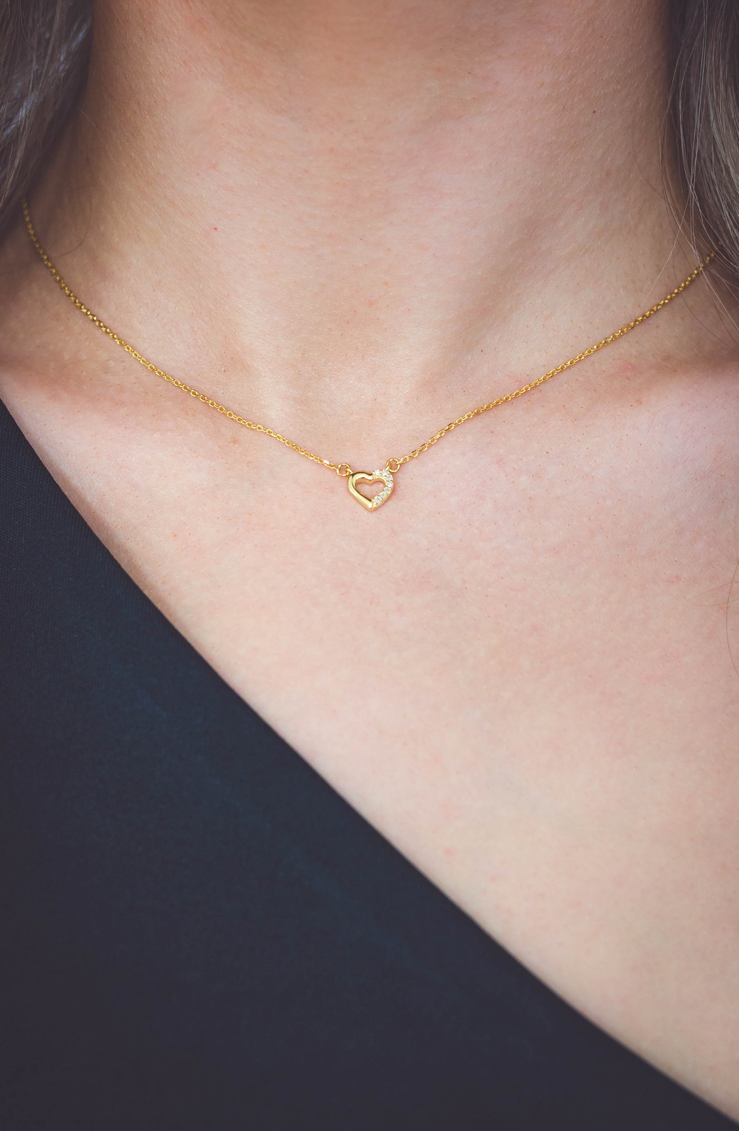 SEVEN NATURAL DIAMOND HEART PENDANT GOLD