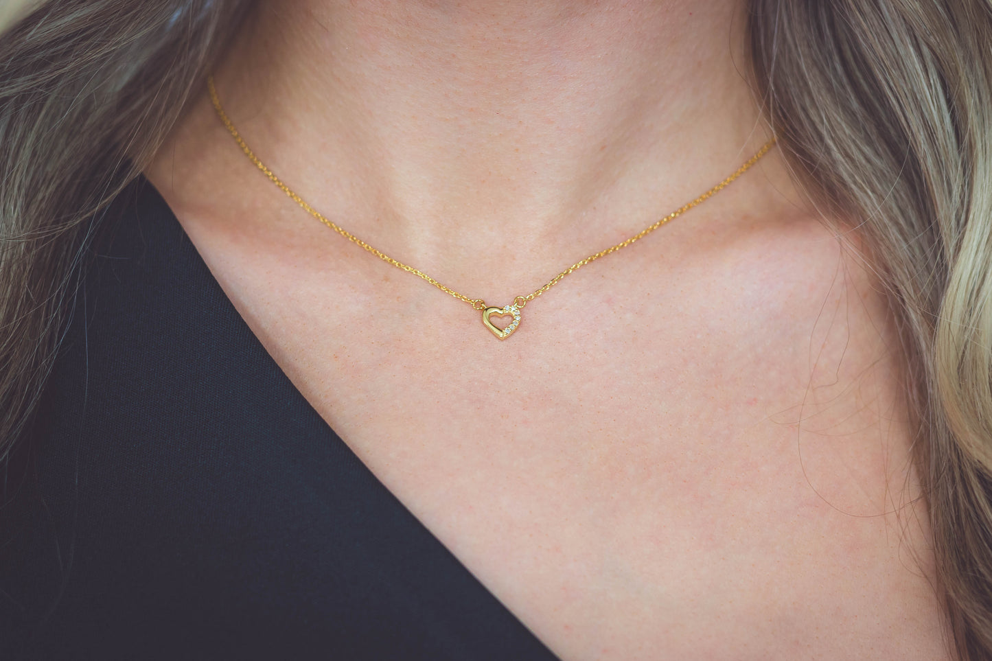 SEVEN NATURAL DIAMOND HEART PENDANT GOLD