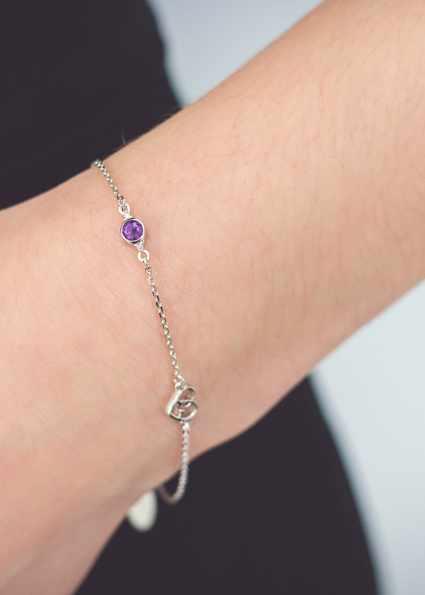 NATURAL GARNET AND TWO NATURAL DIAMOND JANUARY BRACELET SILVER