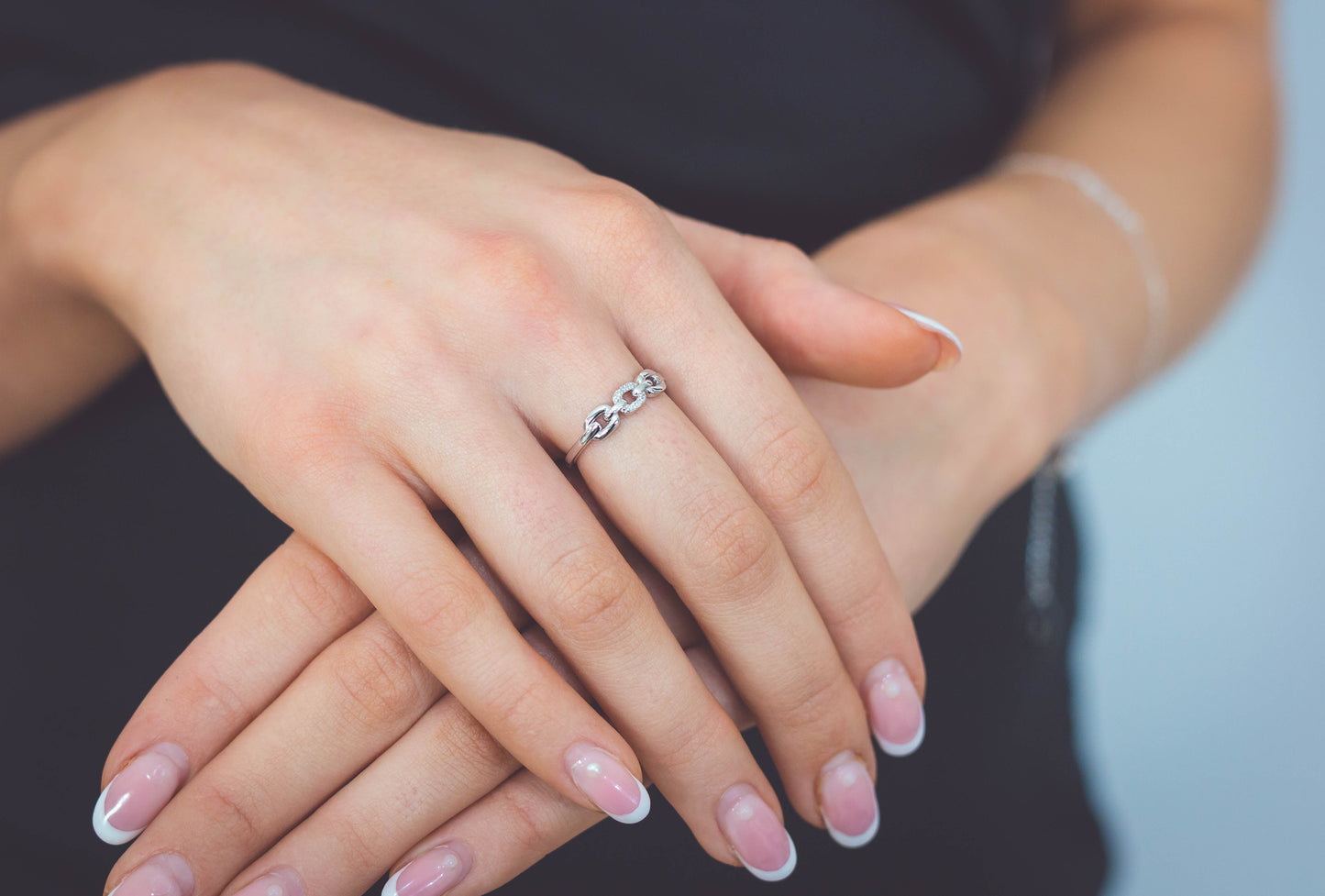 SIX NATURAL DIAMOND LINK RING SILVER