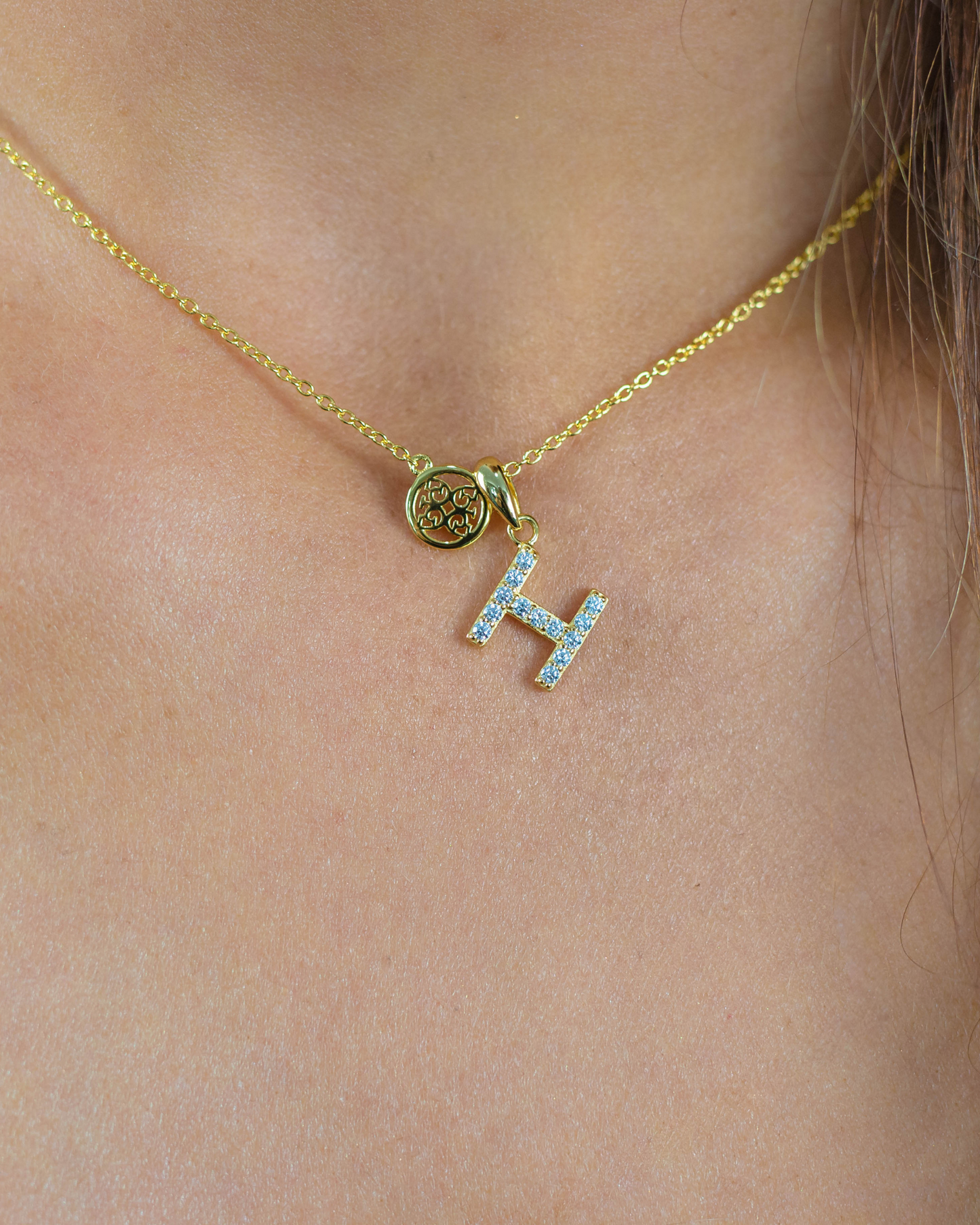 LUXURY LETTERS H INITIAL PENDANT GOLD