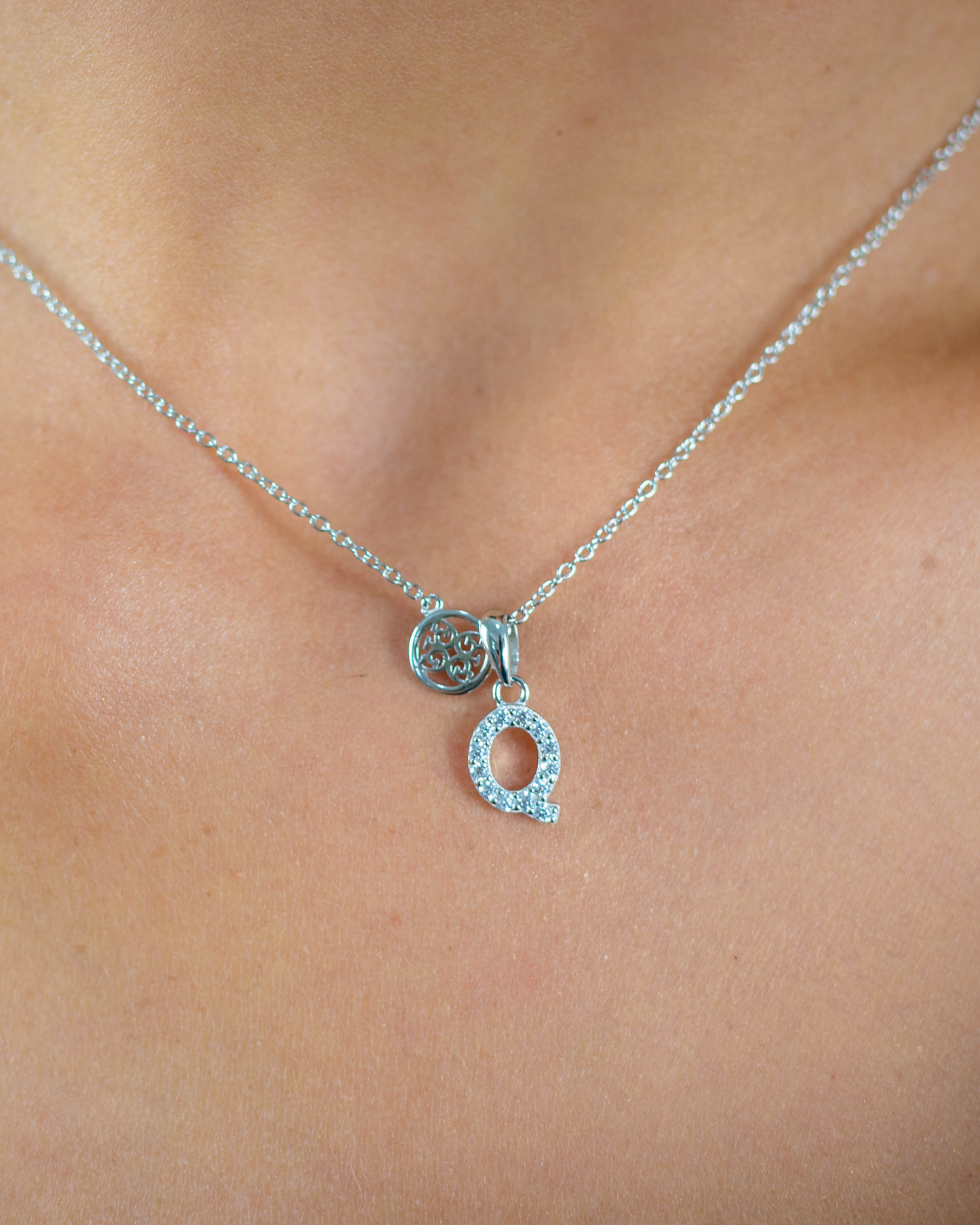 LUXURY LETTERS Q INITIAL PENDANT SILVER