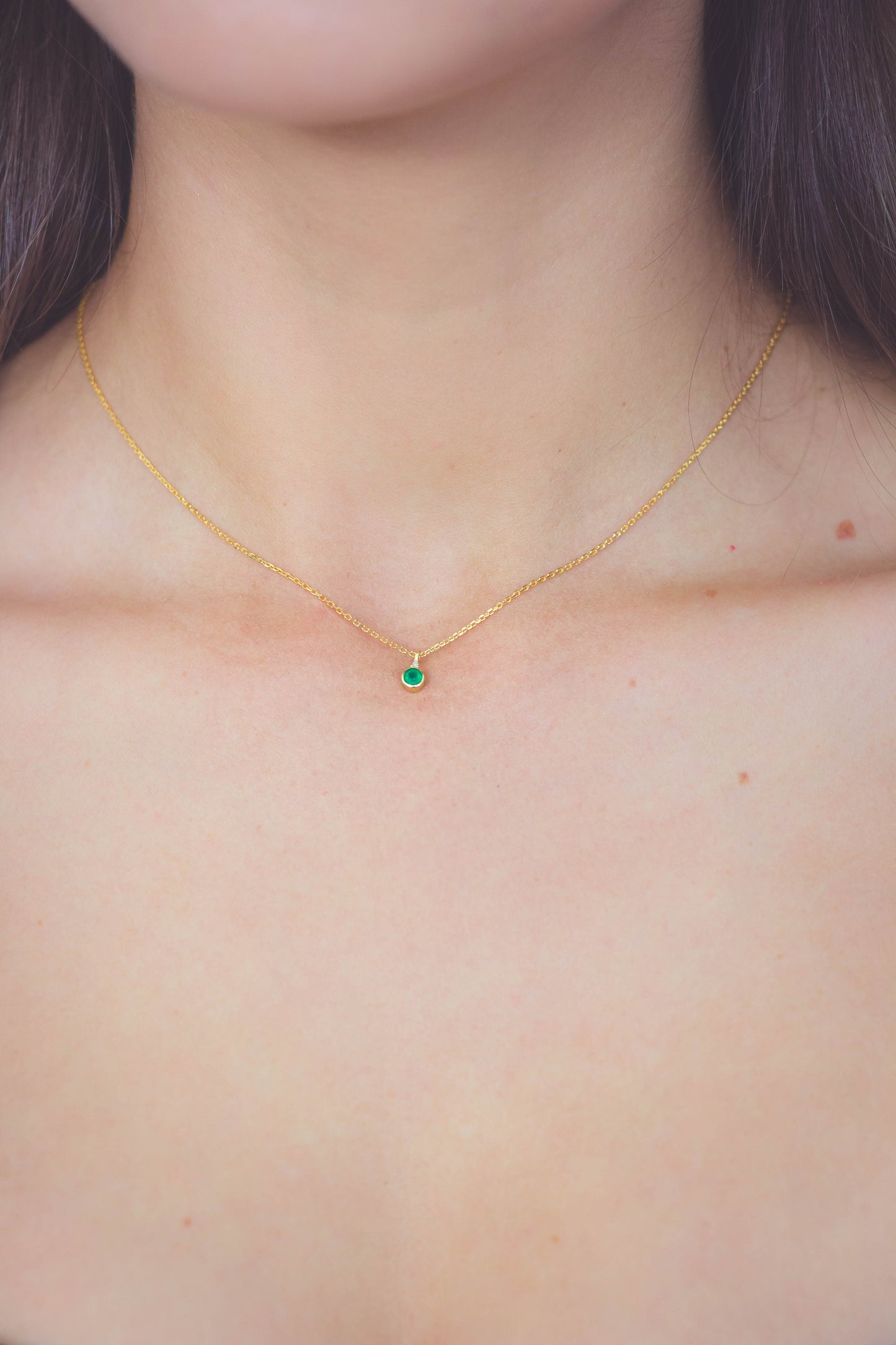 NATURAL GREEN AGATE AND DIAMOND MAY PENDANT GOLD