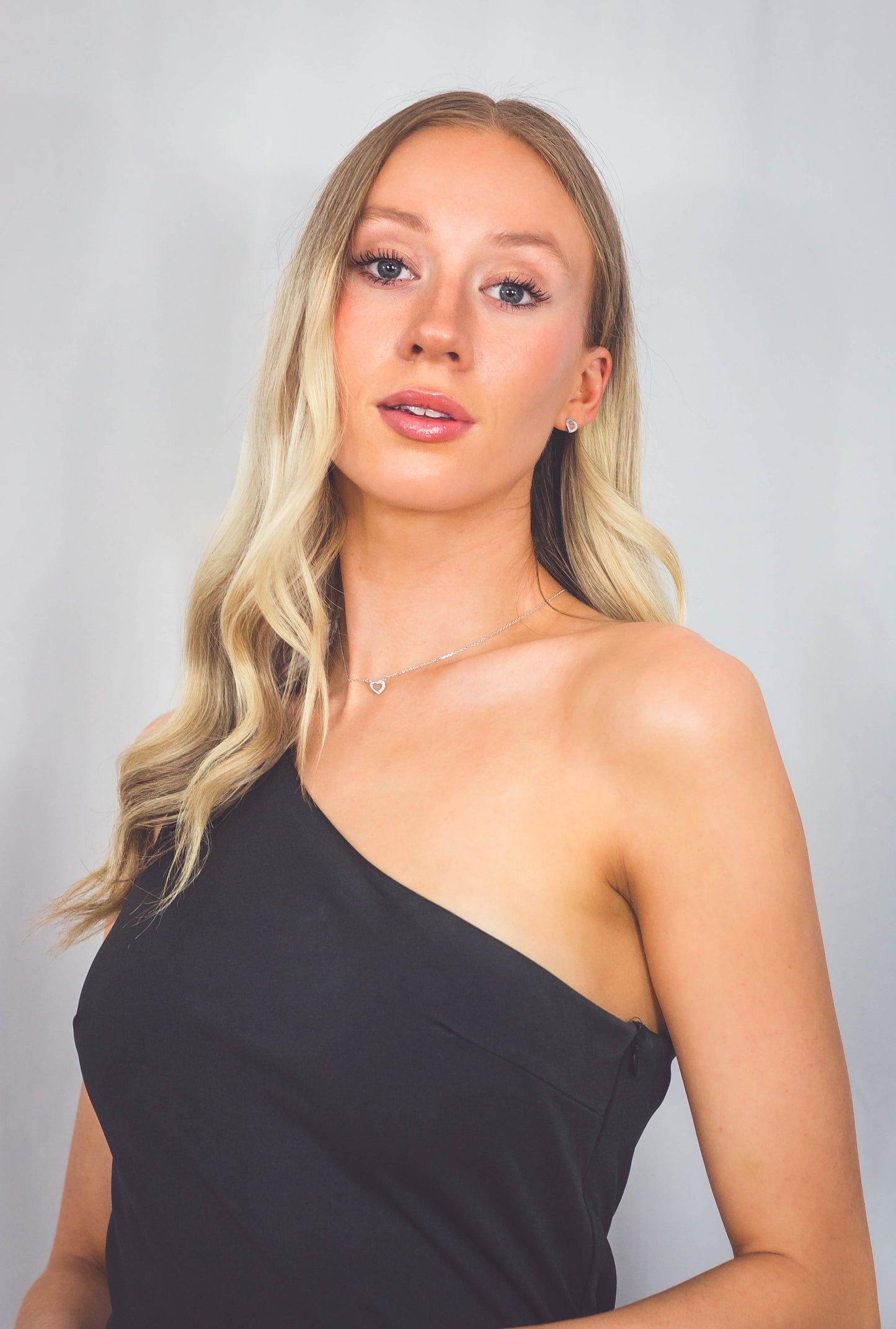 FOURTEEN NATURAL DIAMOND HEART EARRINGS SILVER