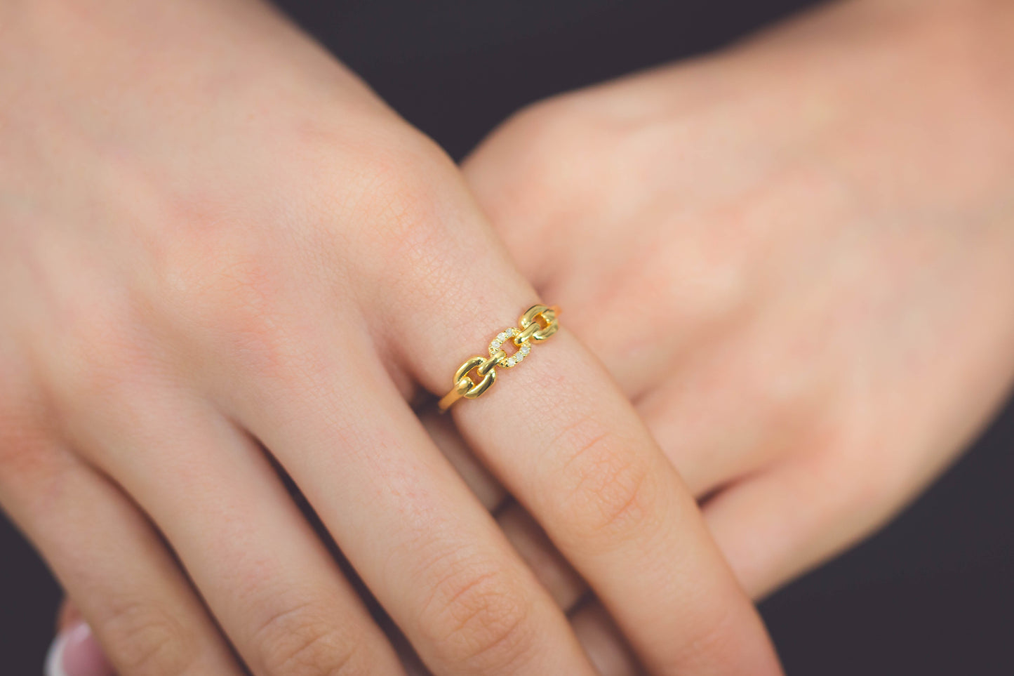 SIX NATURAL DIAMOND LINK RING GOLD