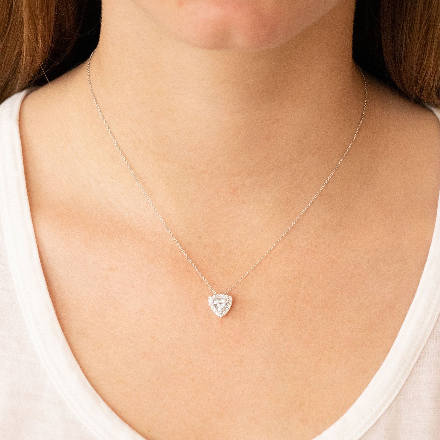 Aquamarine Necklace with 0.20ct Diamonds in 9K White Gold